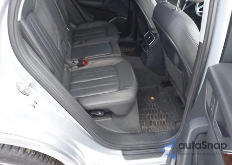 2018 Audi Q5 2.0T Premium/2.0T Tech Premium z USA, uszkodzony, nr VIN WA1ANAFY4J2200114